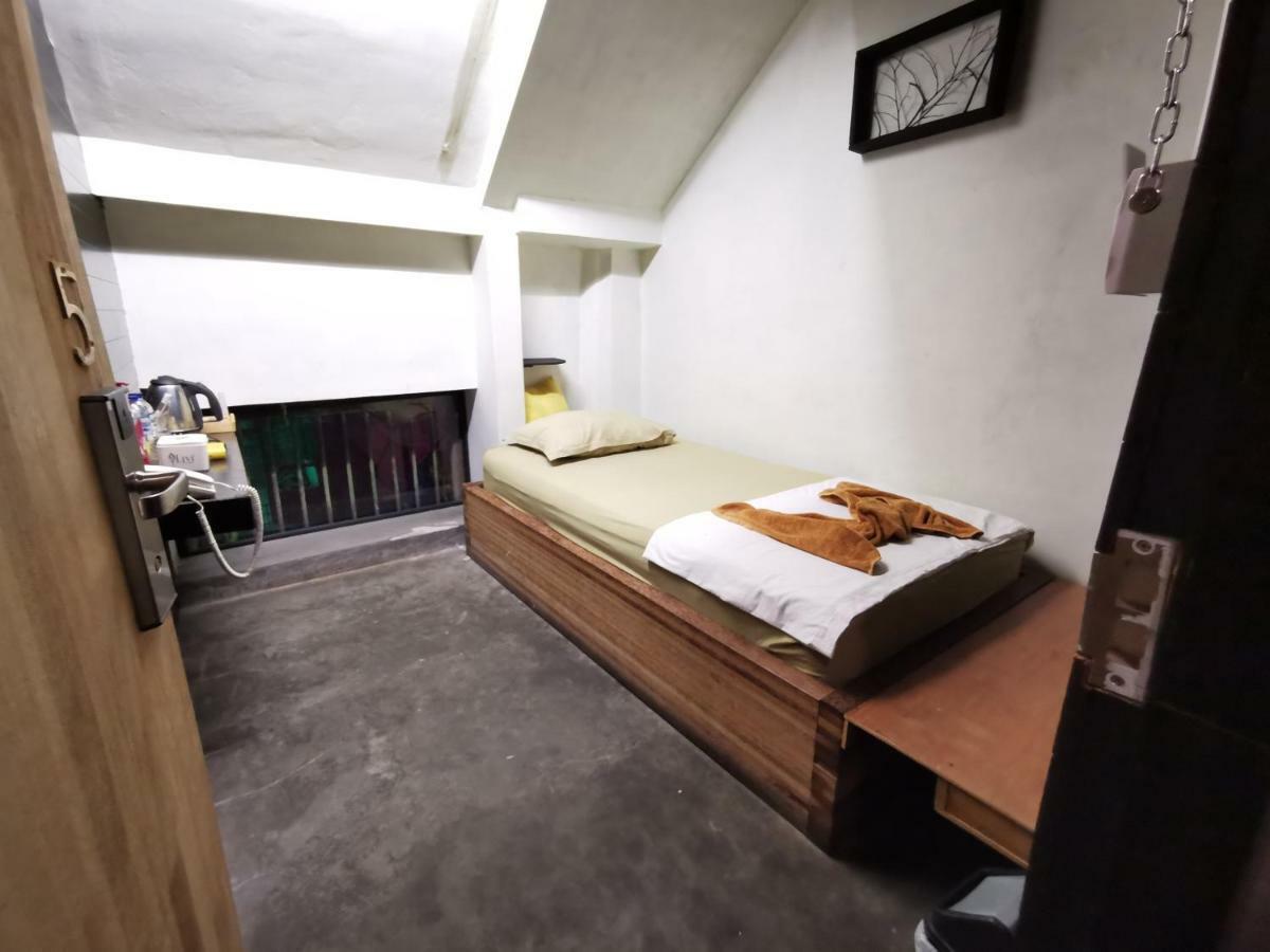 Hotel Bat & Arrow Padang  Habitación foto
